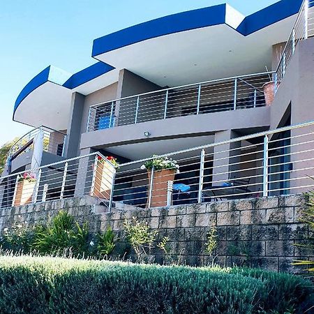 Over The Moon Guesthouse Йоганнесбурґ Екстер'єр фото