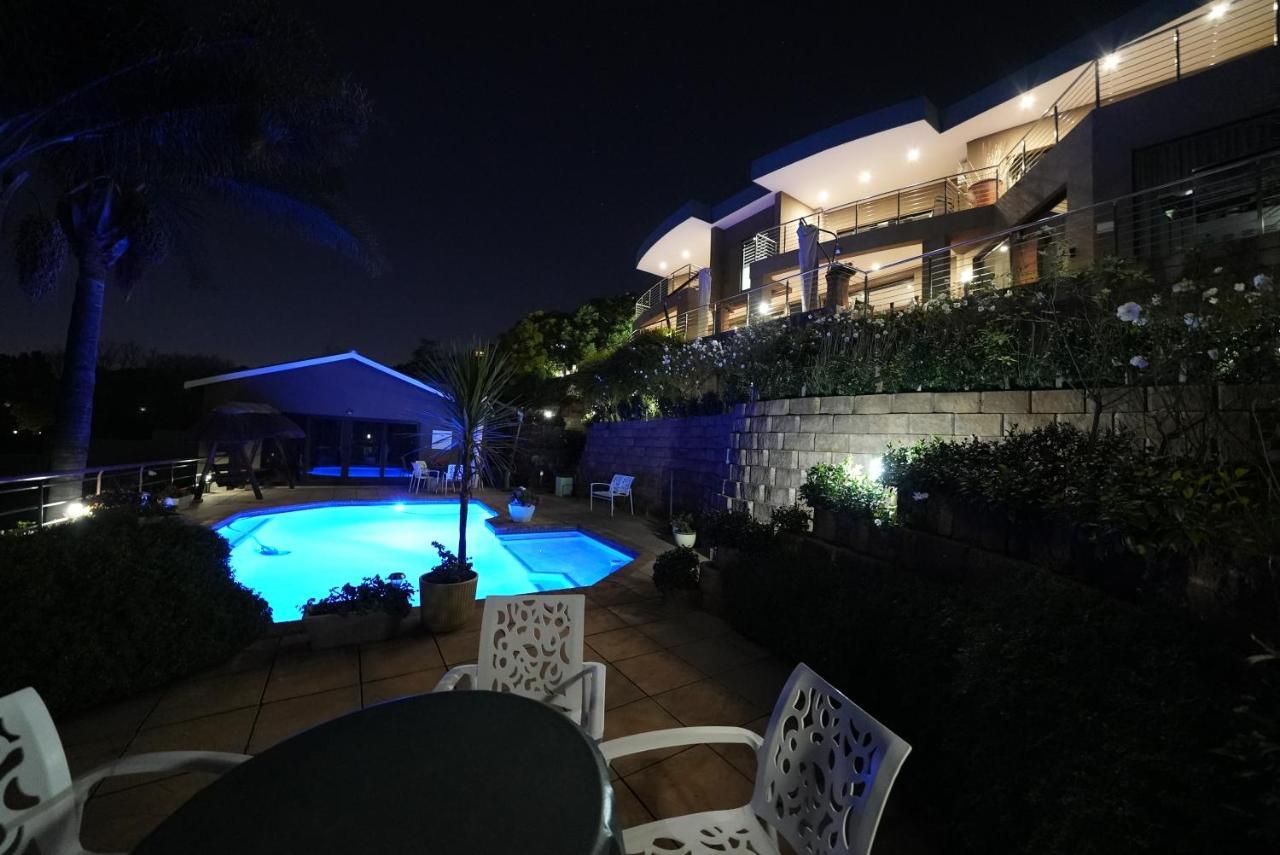Over The Moon Guesthouse Йоганнесбурґ Екстер'єр фото