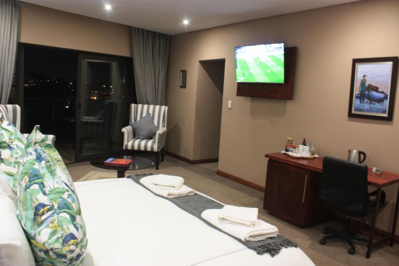 Over The Moon Guesthouse Йоганнесбурґ Екстер'єр фото