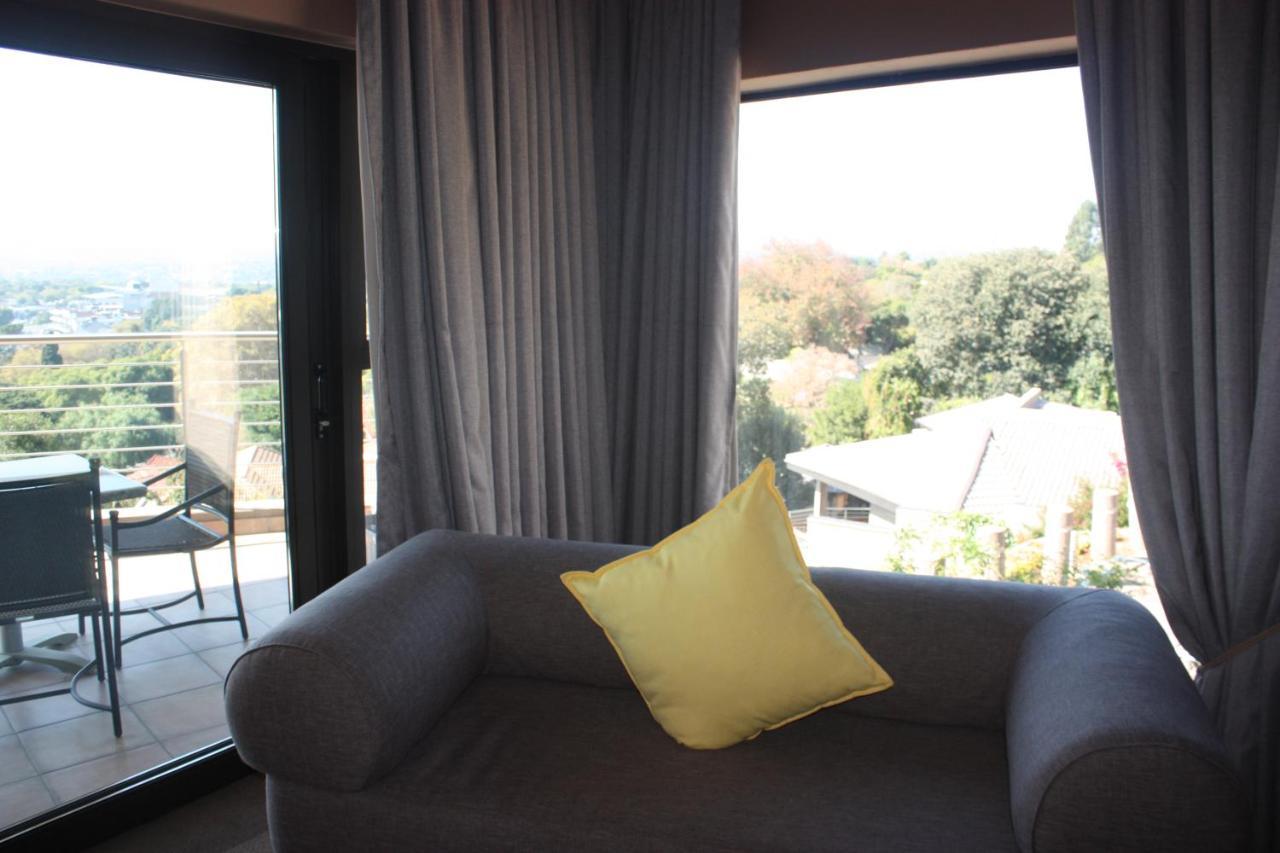 Over The Moon Guesthouse Йоганнесбурґ Екстер'єр фото